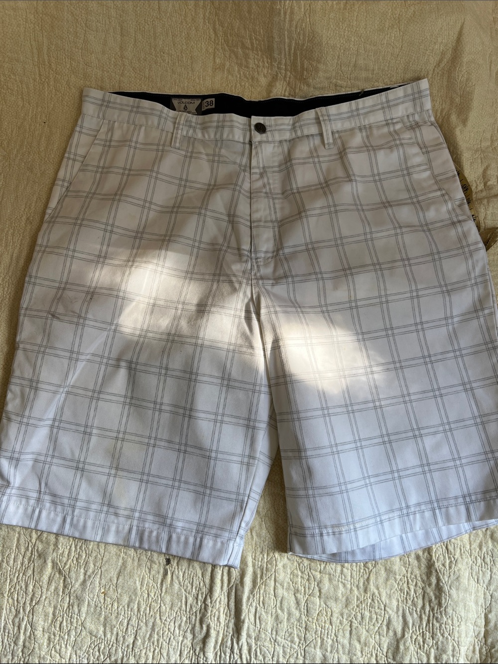 Volcom Men's White Plaid Flat Front Shorts